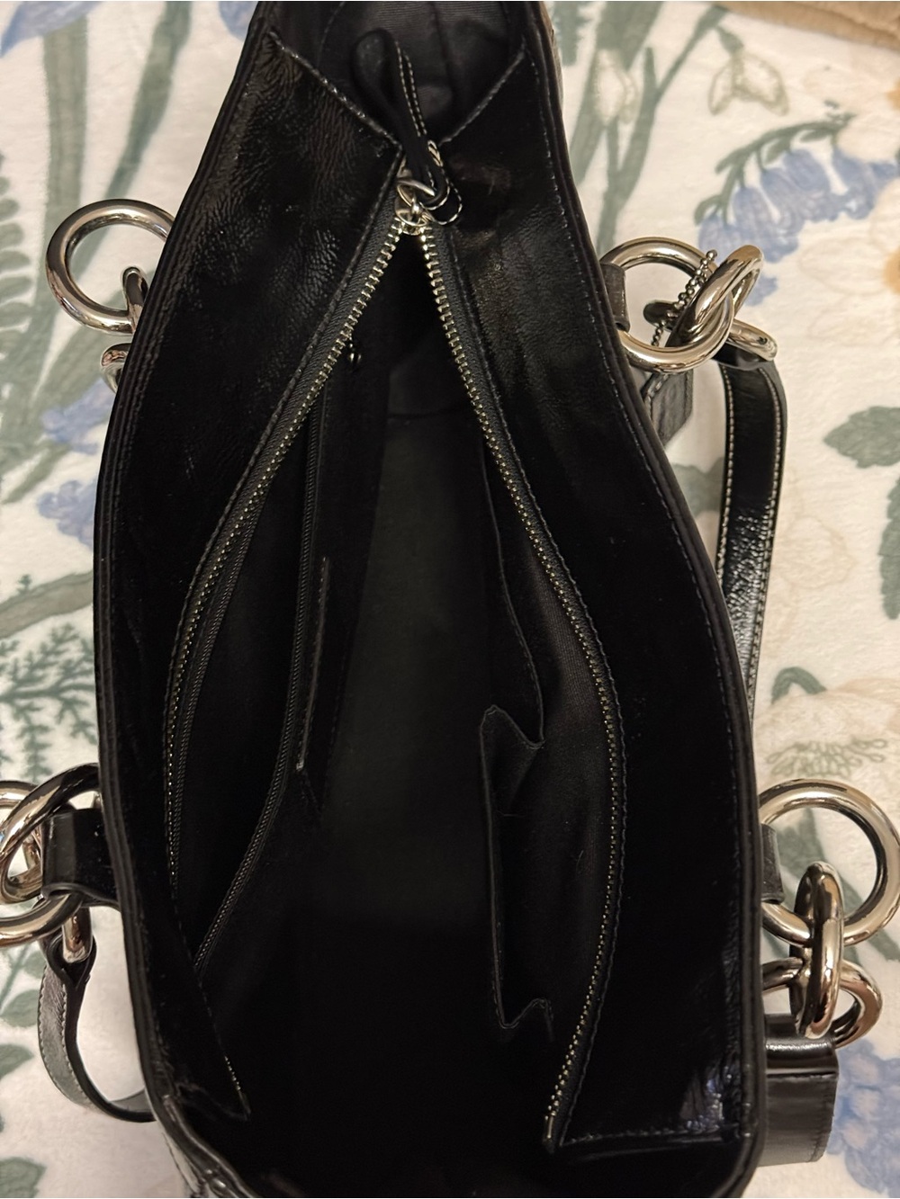 VTG COACH 2009 Gallery Patent Leather tote - gloss black & silver hardware - Picture 5 of 7